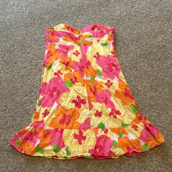 Lilly Pulitzer dress. Size 4. - Picture 2 of 6